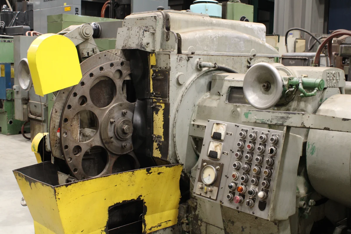 Used machinery showcase photo 3